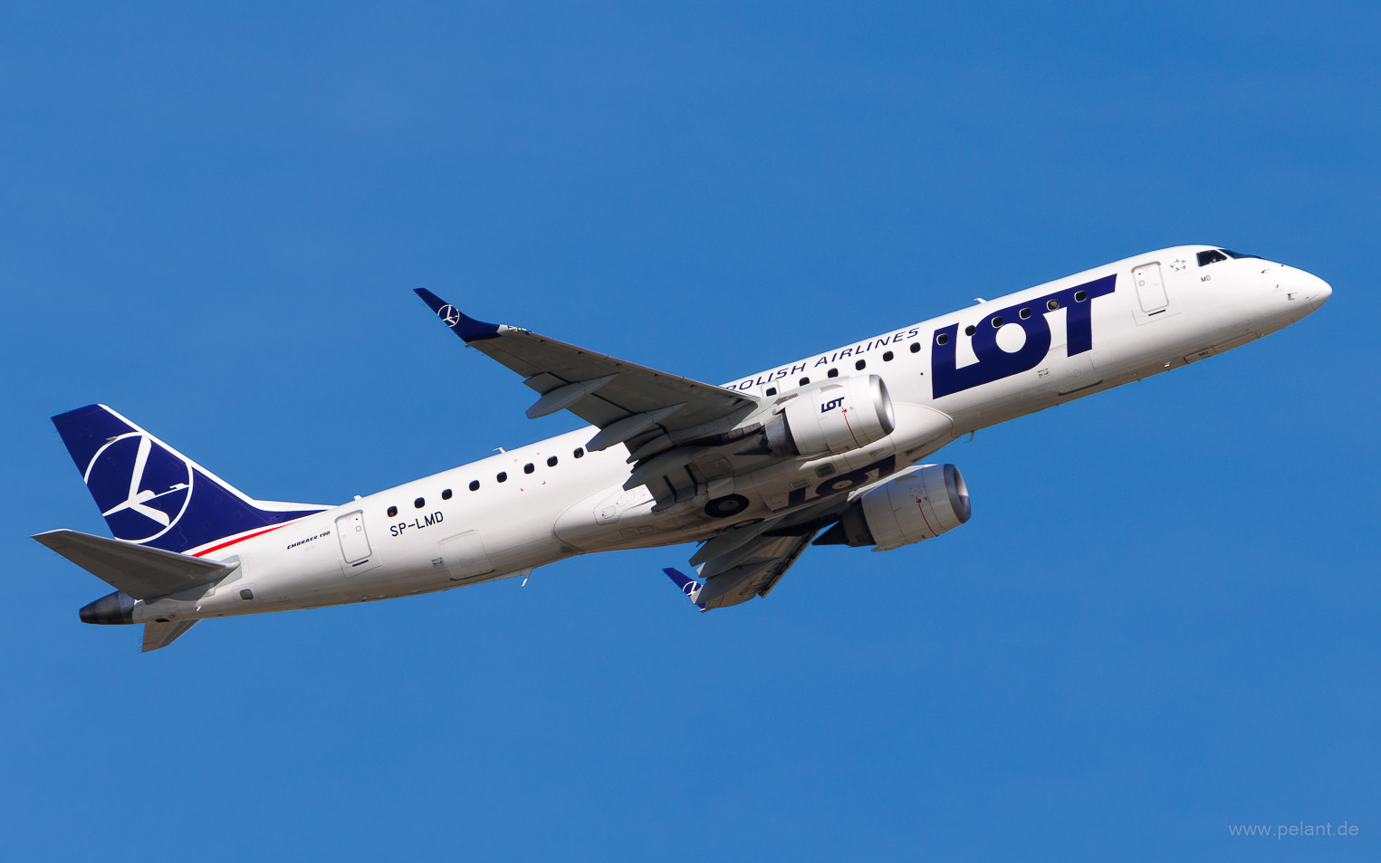 SP-LMD LOT Embraer 190 in Stuttgart / STR